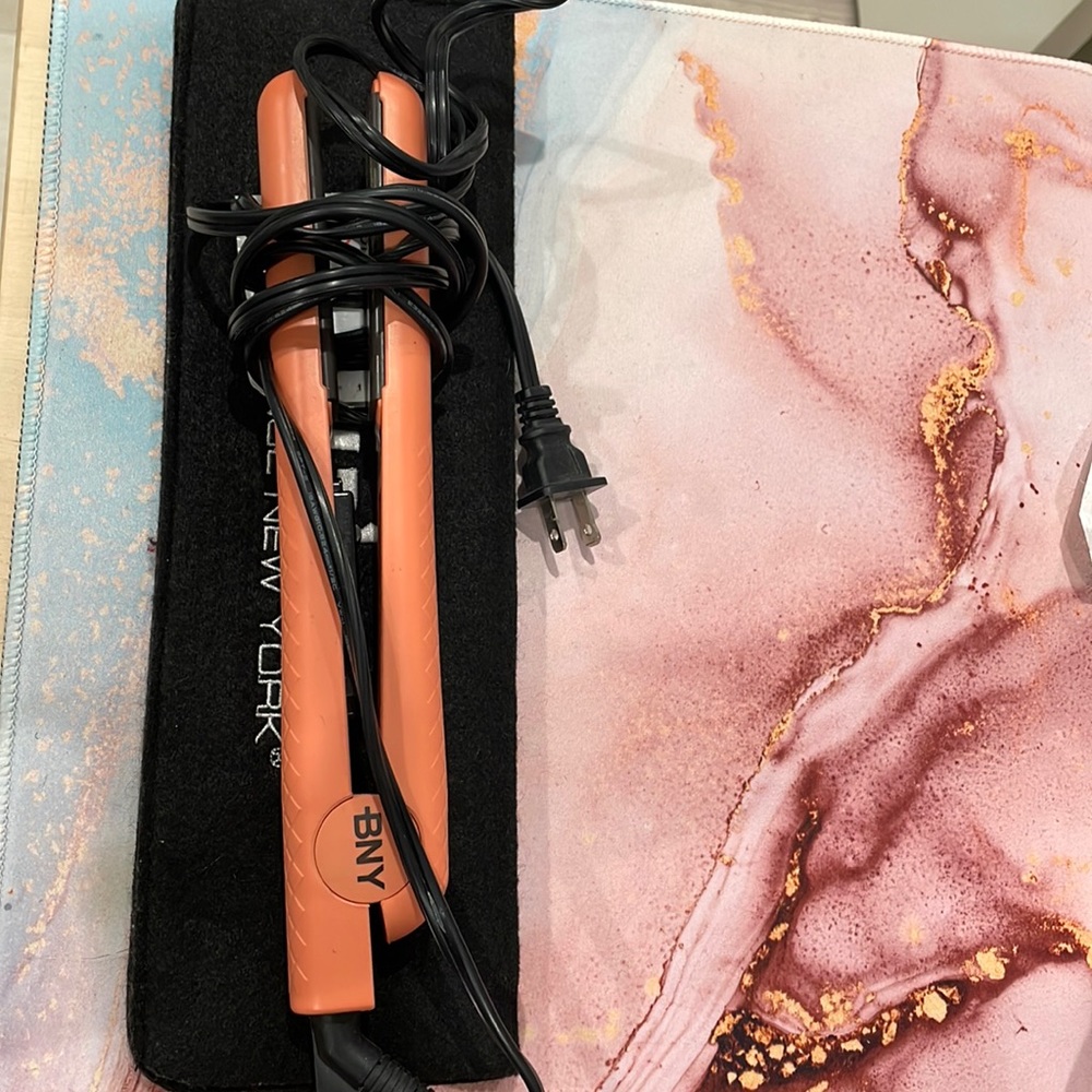 Brilliance New York Diamond plate flat iron